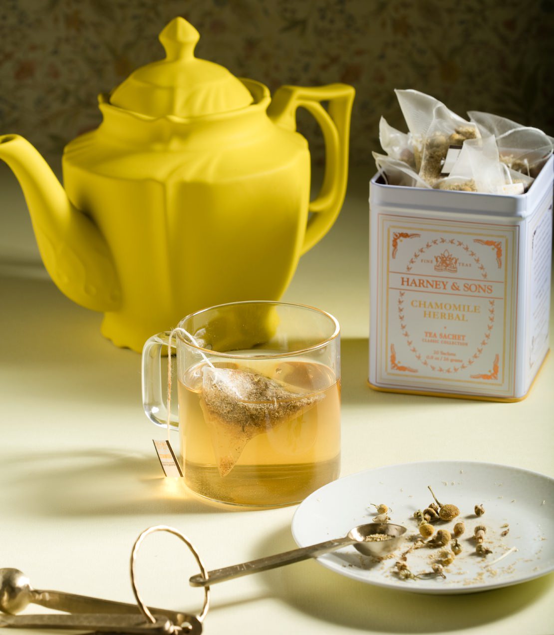 Chamomile Herbal, Classic Tin of 20 Sachets